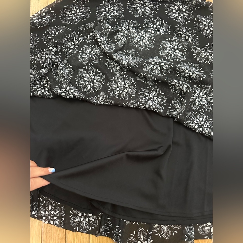 Women’s London Style Floral Black and White Sleeveless Dress Size 16 - Picture 4 of 8